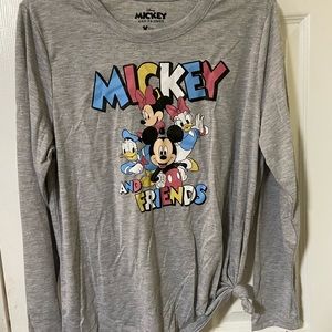 Disney Mickey and Friends Long Sleeve Tee Shirt Size Medium